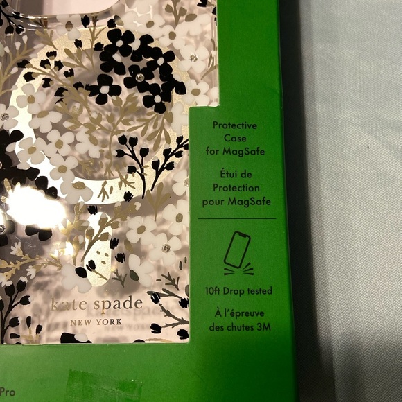 Kate Spade iPhone 15 Pro - Picture 3 of 9